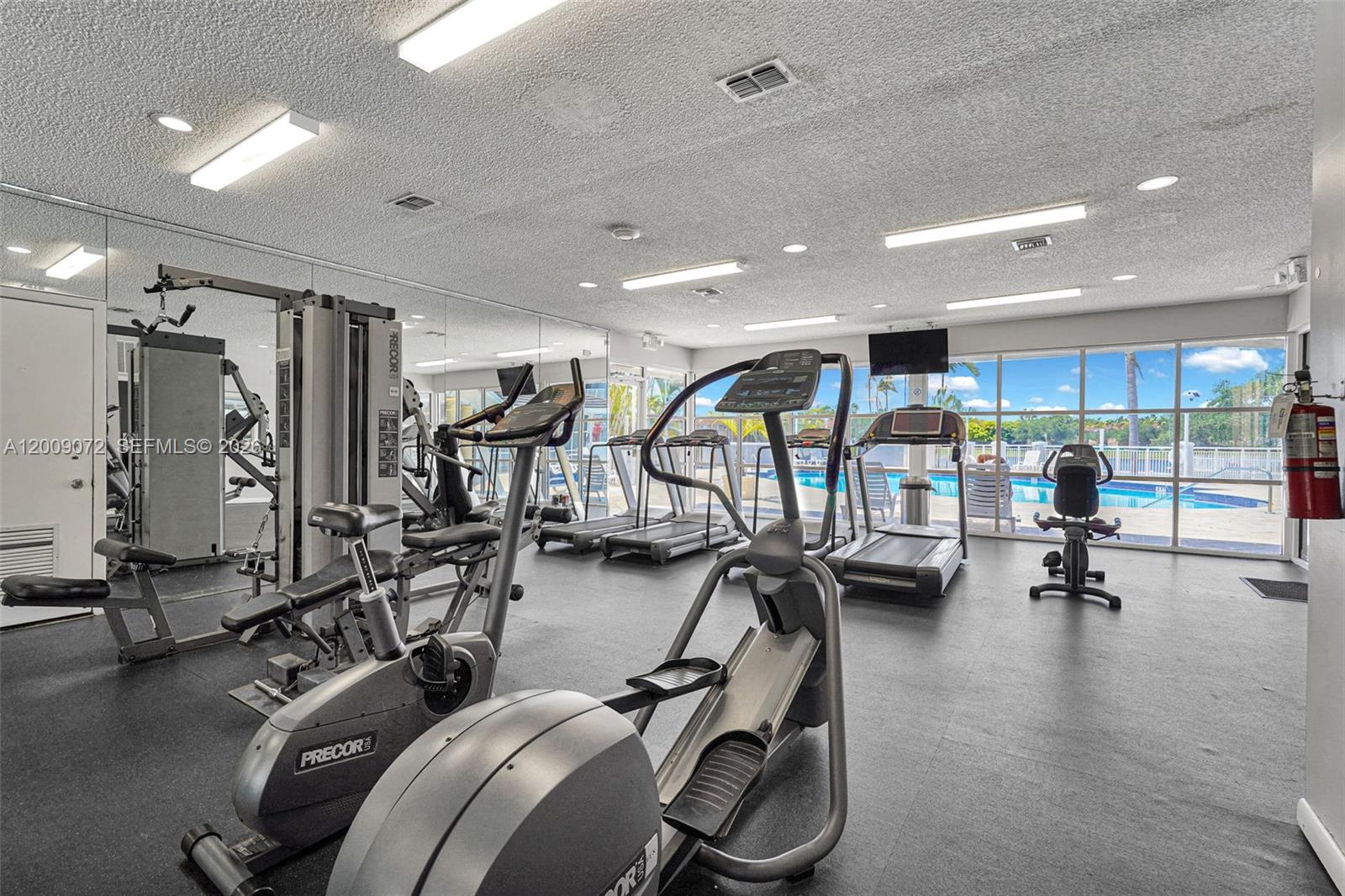LE CLUB AT OLD CUTLER CON - Residential