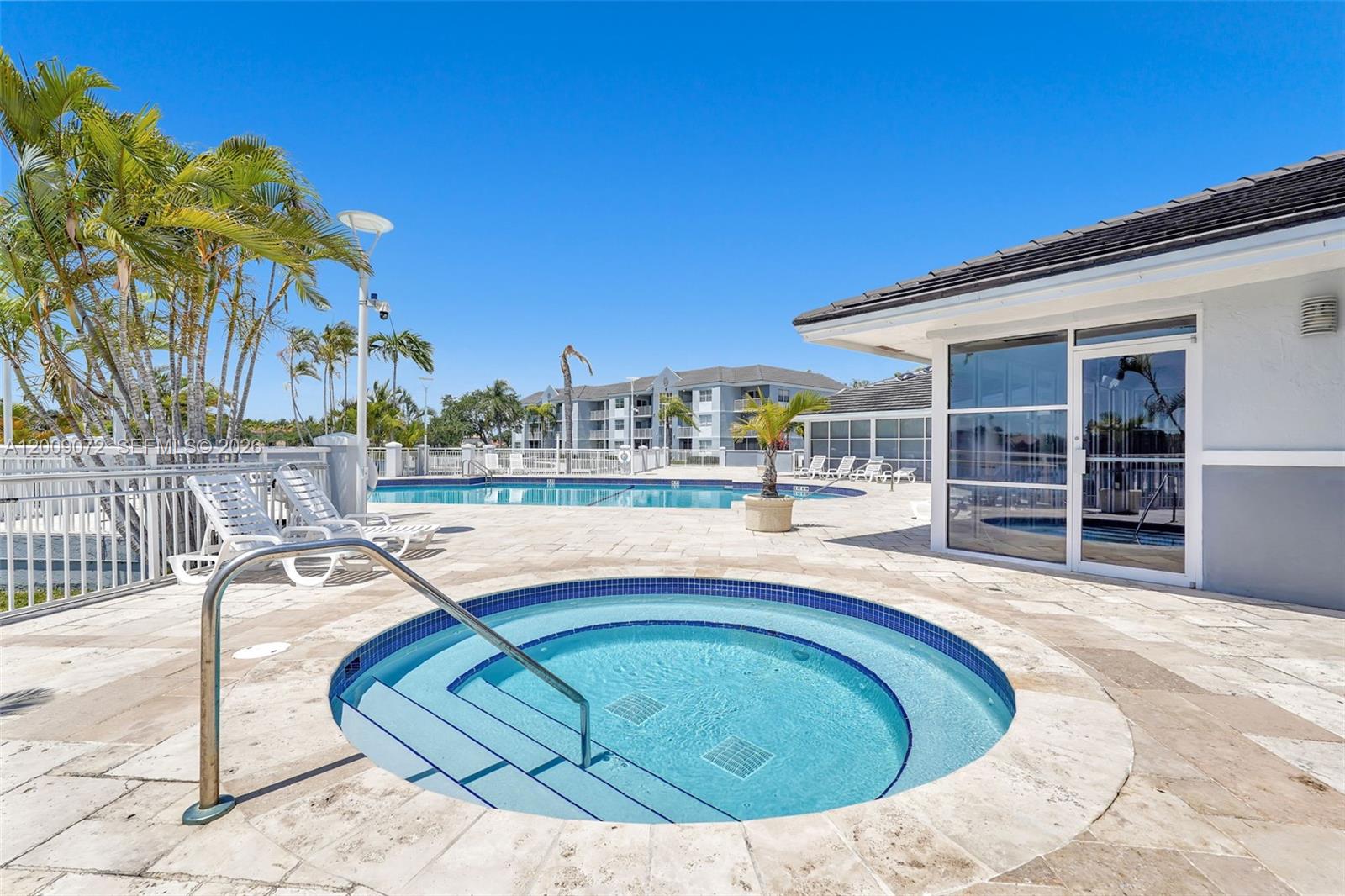 LE CLUB AT OLD CUTLER CON - Residential