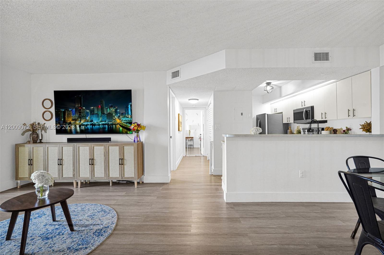 LE CLUB AT OLD CUTLER CON - Residential