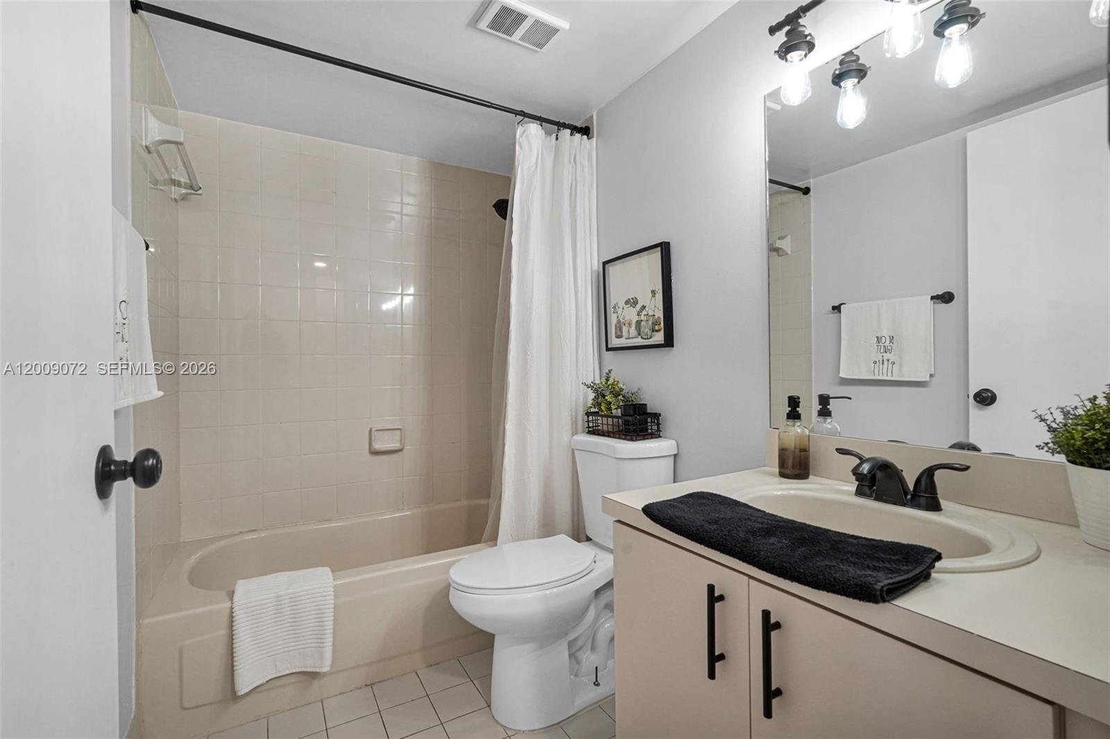 LE CLUB AT OLD CUTLER CON - Residential