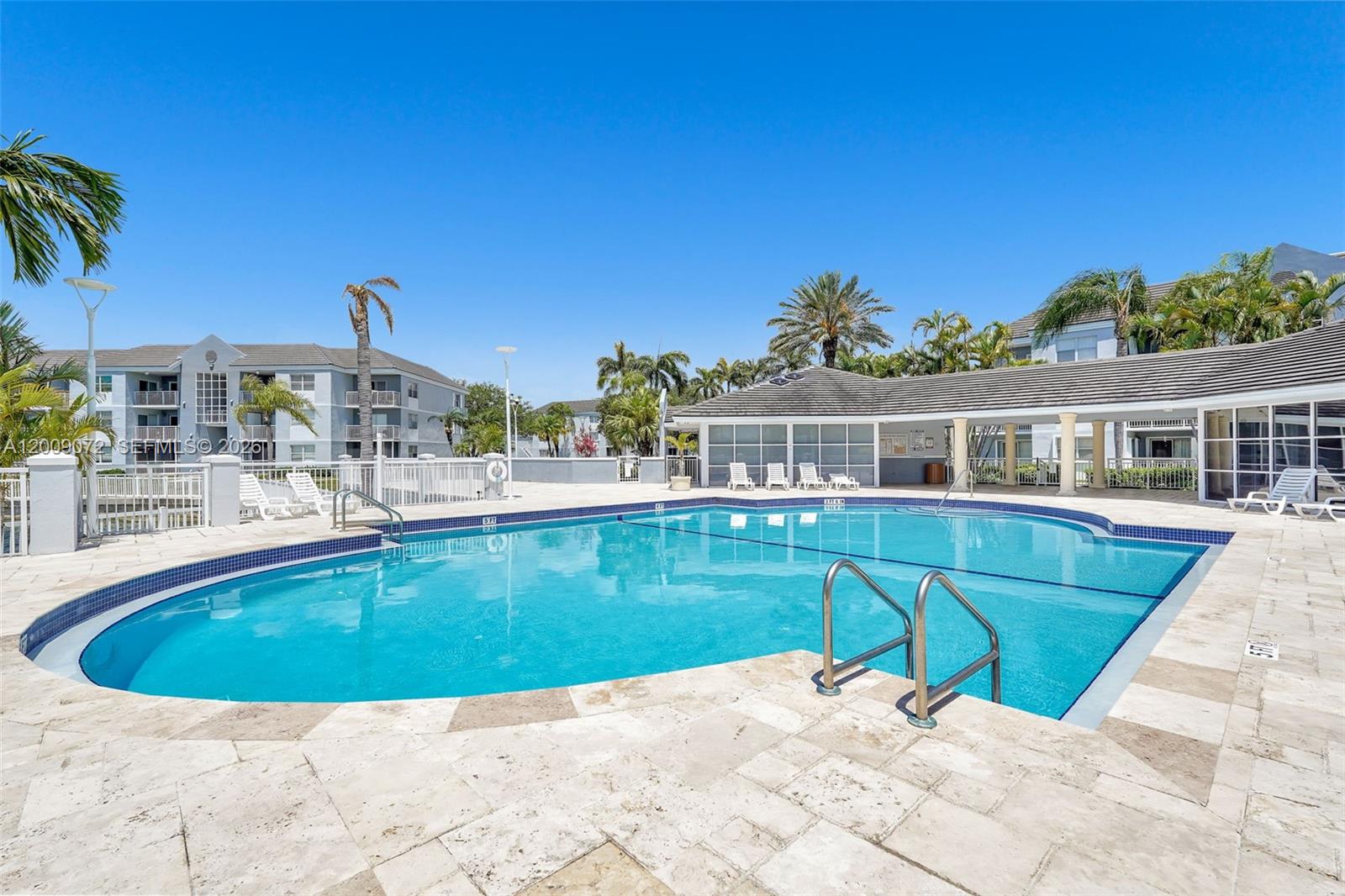 LE CLUB AT OLD CUTLER CON - Residential