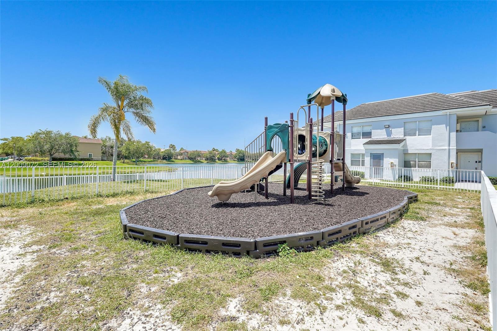 LE CLUB AT OLD CUTLER CON - Residential