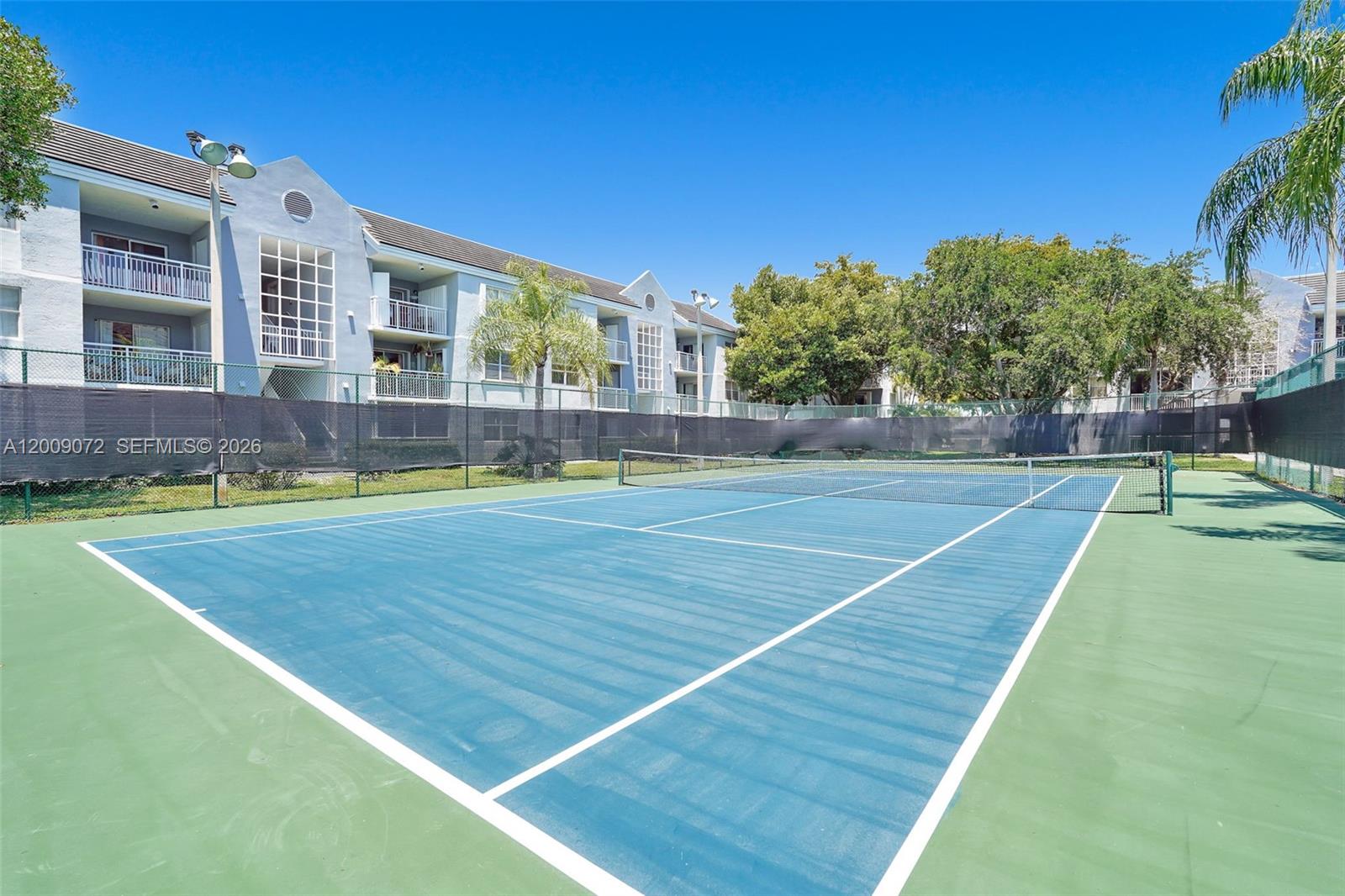 LE CLUB AT OLD CUTLER CON - Residential