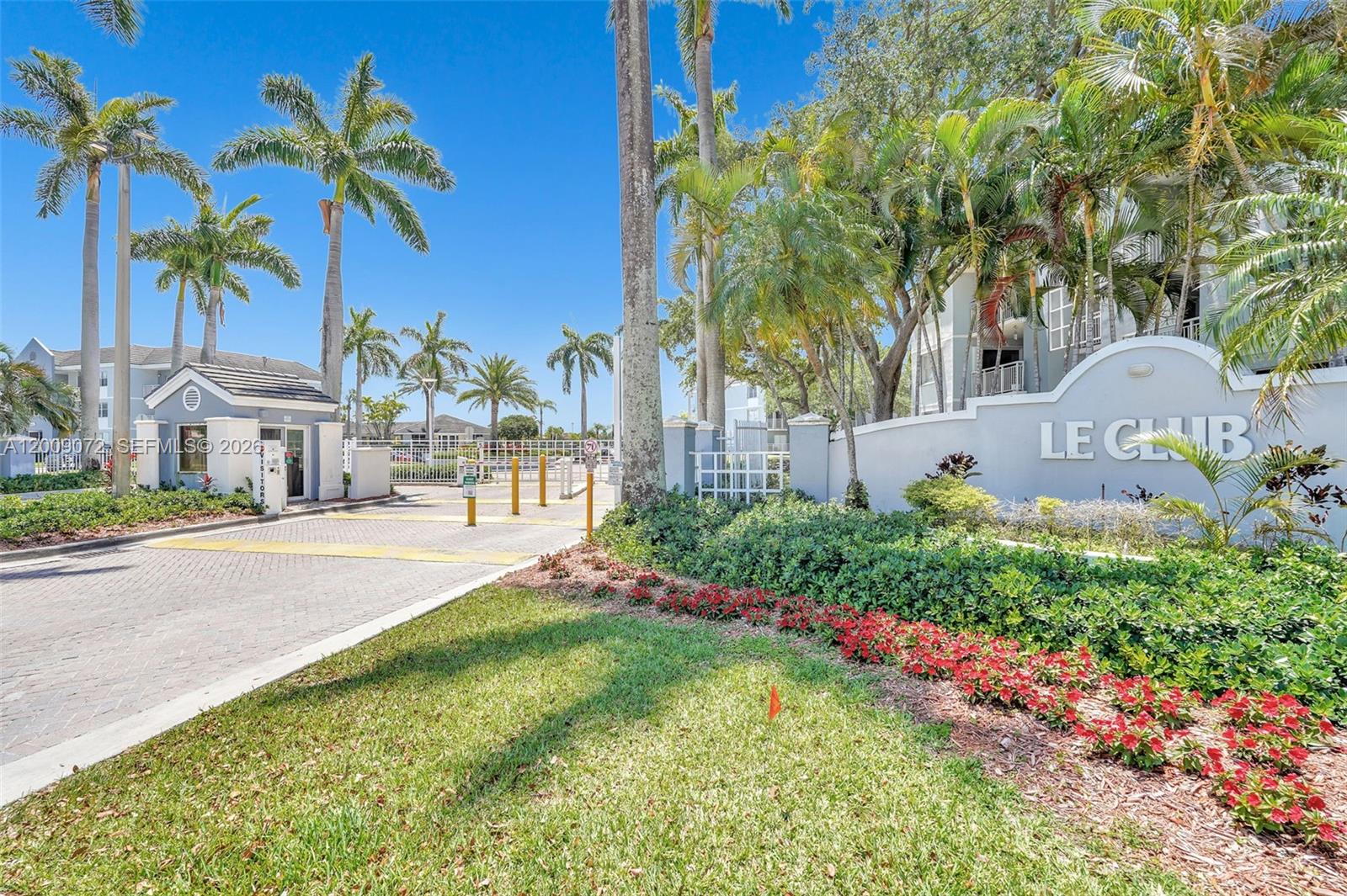 LE CLUB AT OLD CUTLER CON - Residential