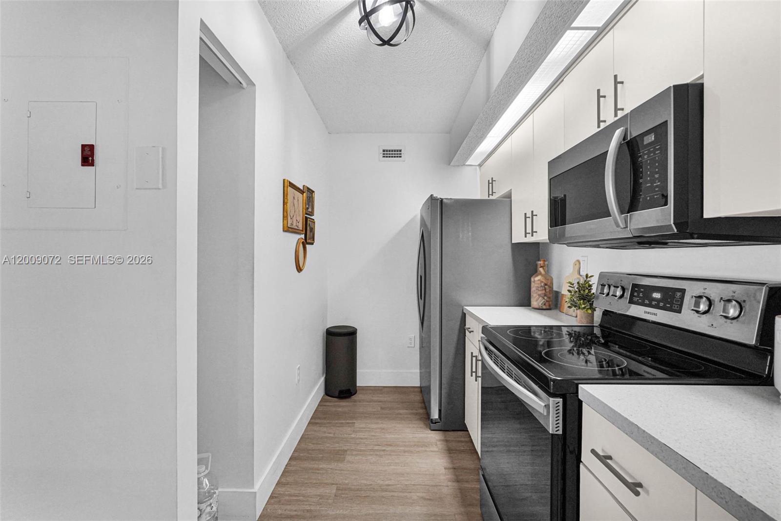 LE CLUB AT OLD CUTLER CON - Residential
