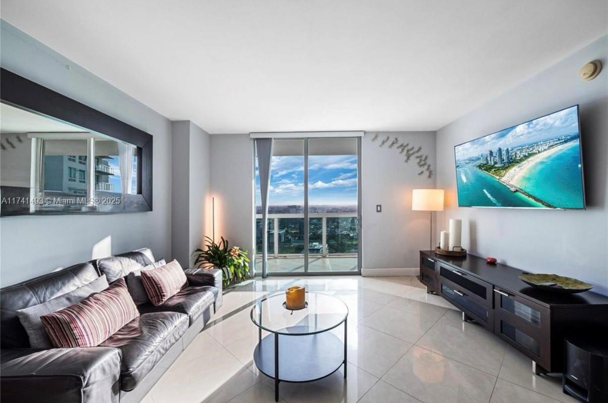 Rental Property at 1800 N Bayshore Dr 4108, Miami, Broward County, Florida - Bedrooms: 1 
Bathrooms: 1  - $3,050 MO.