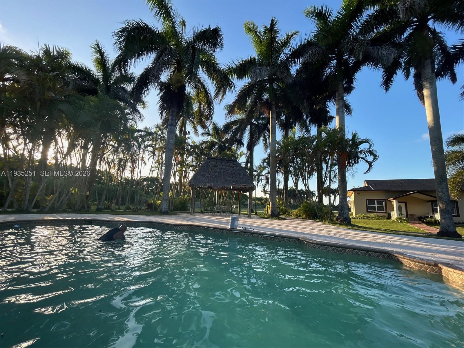 exclusive redlands - Residential