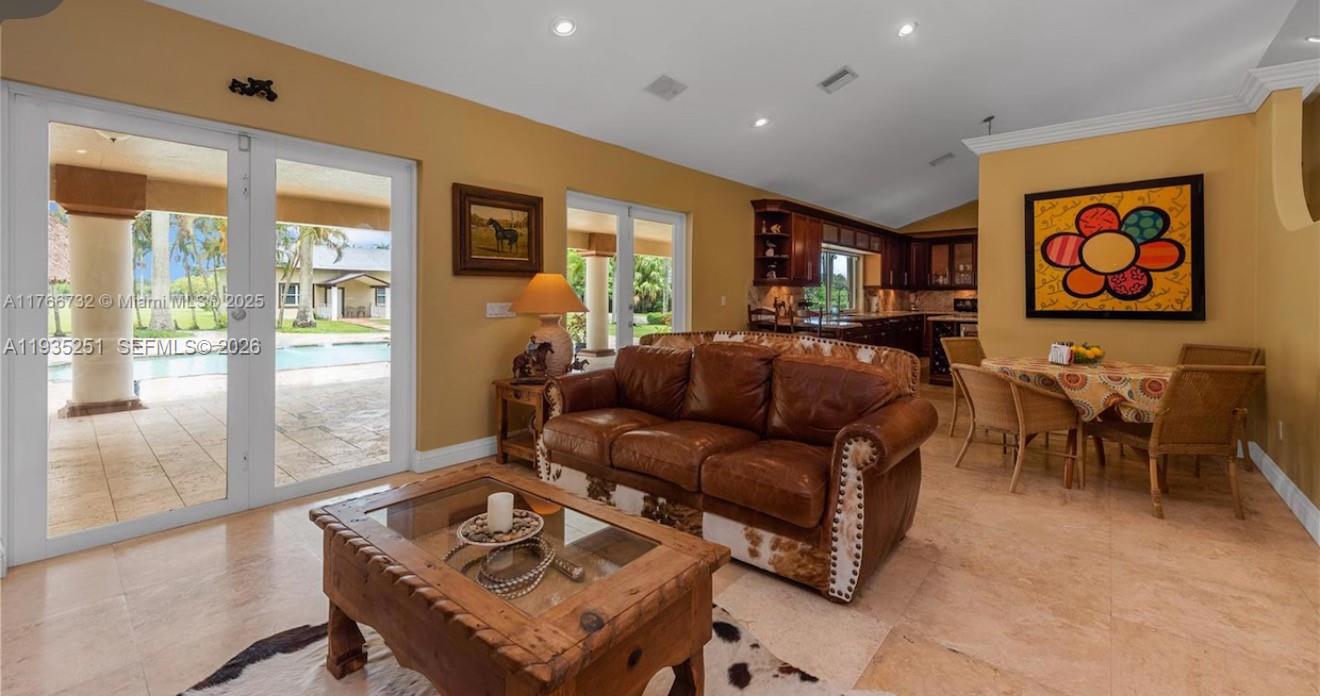 exclusive redlands - Residential