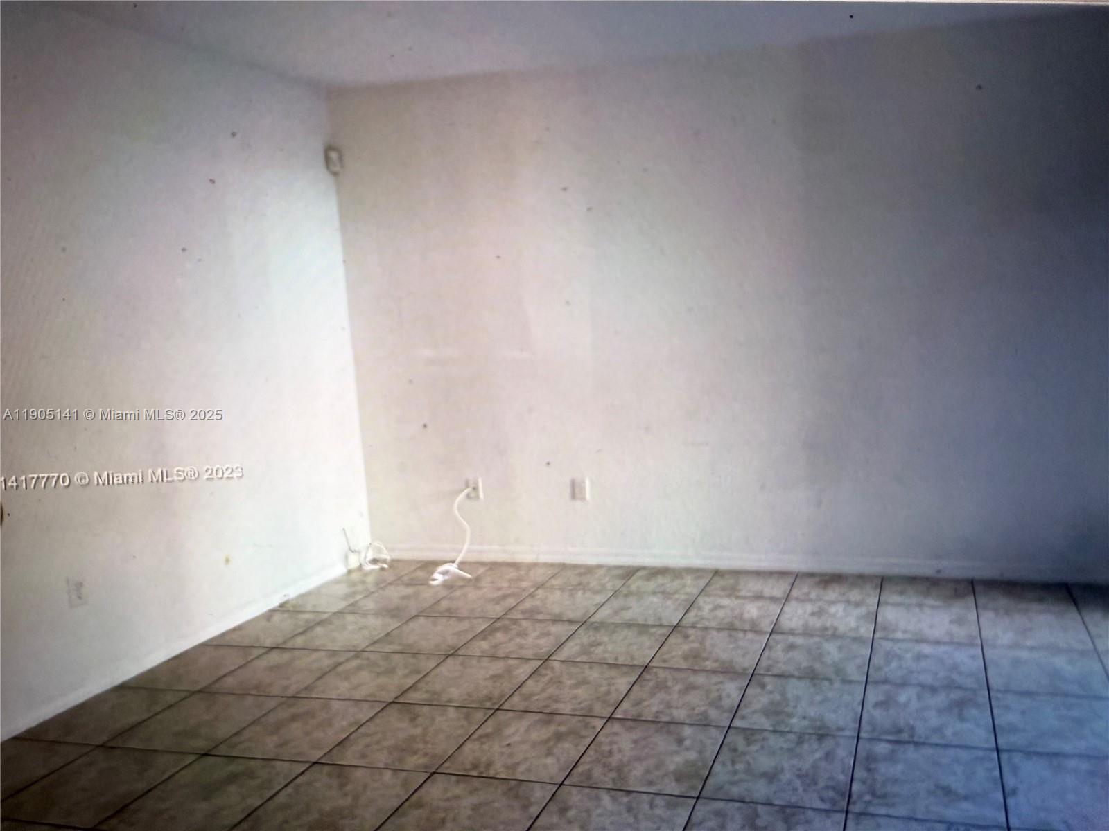 LAS TERRAZAS AT VIZCAYA - Residential Lease