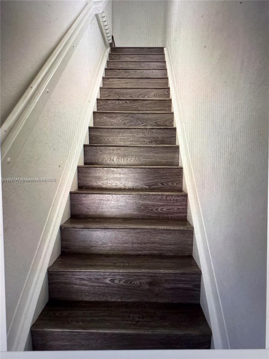 LAS TERRAZAS AT VIZCAYA - Residential Lease