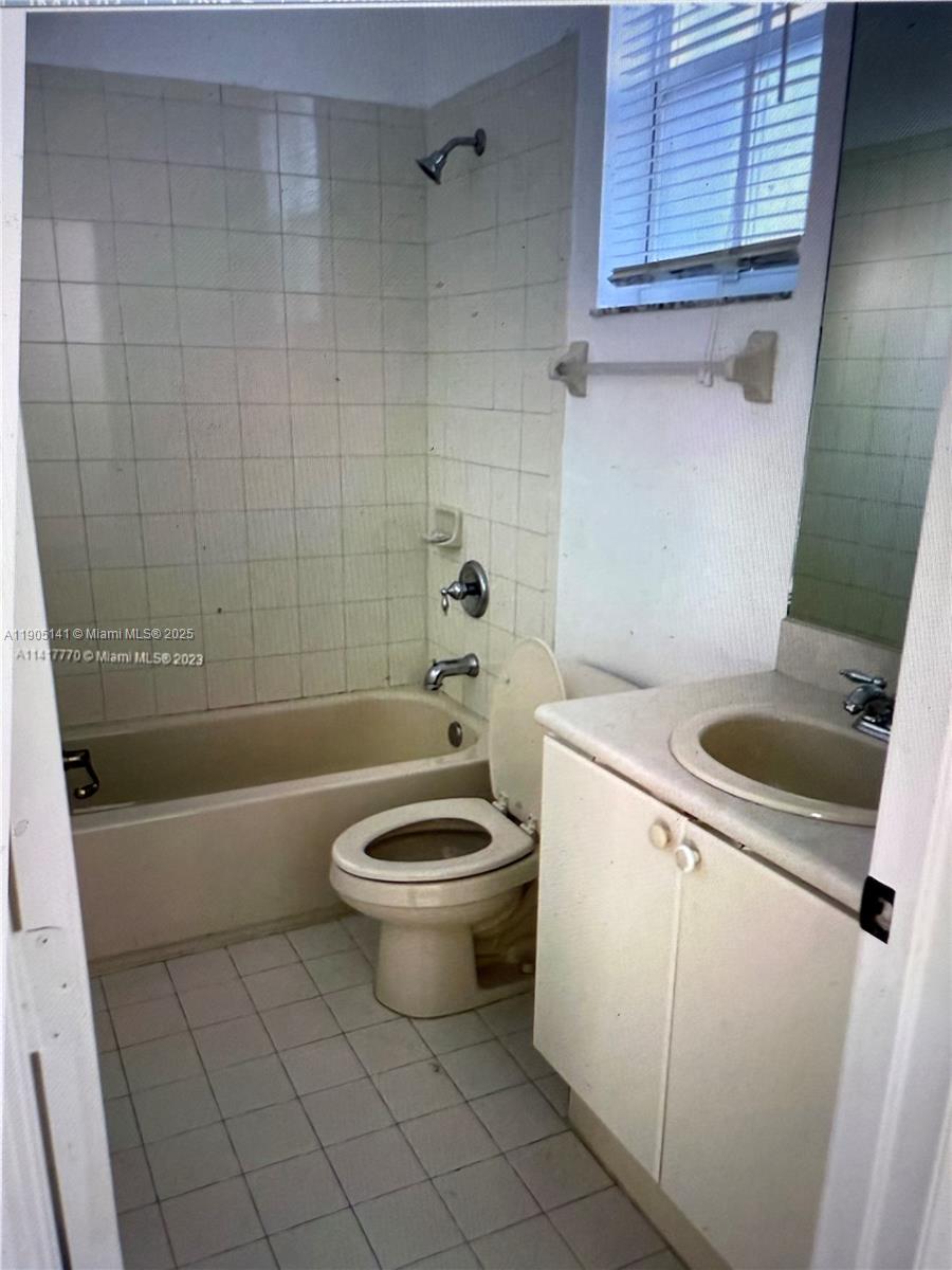 LAS TERRAZAS AT VIZCAYA - Residential Lease