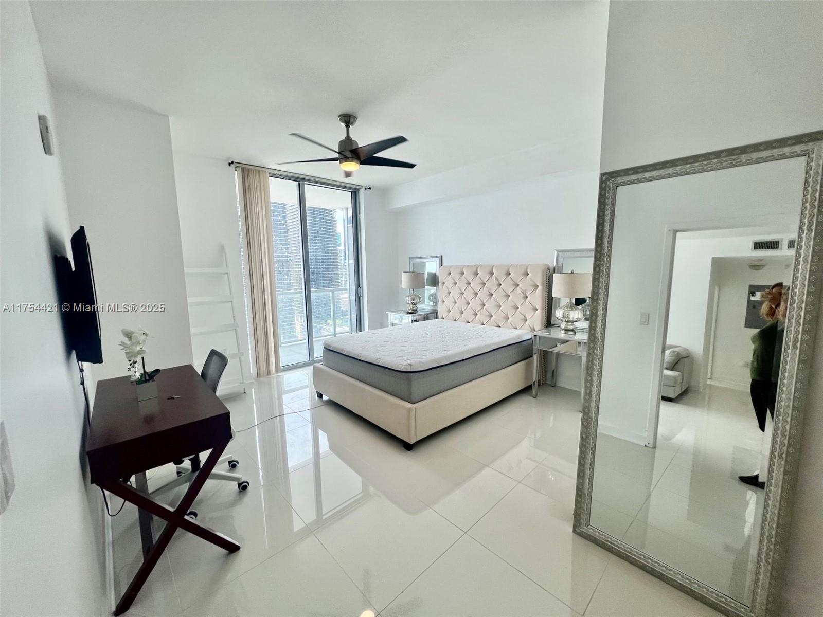 1111 SW 1st Ave 3223