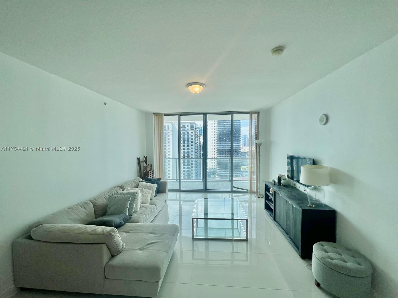1111 SW 1st Ave 3223