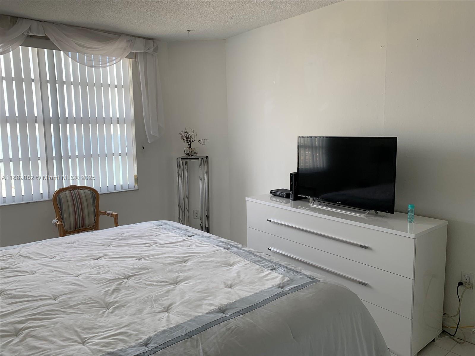 HEMISPHERES CONDO - Residential Lease