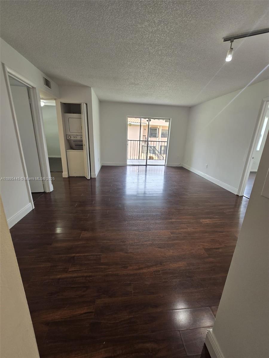 BANYAN TREE FIVE CONDO - Residential