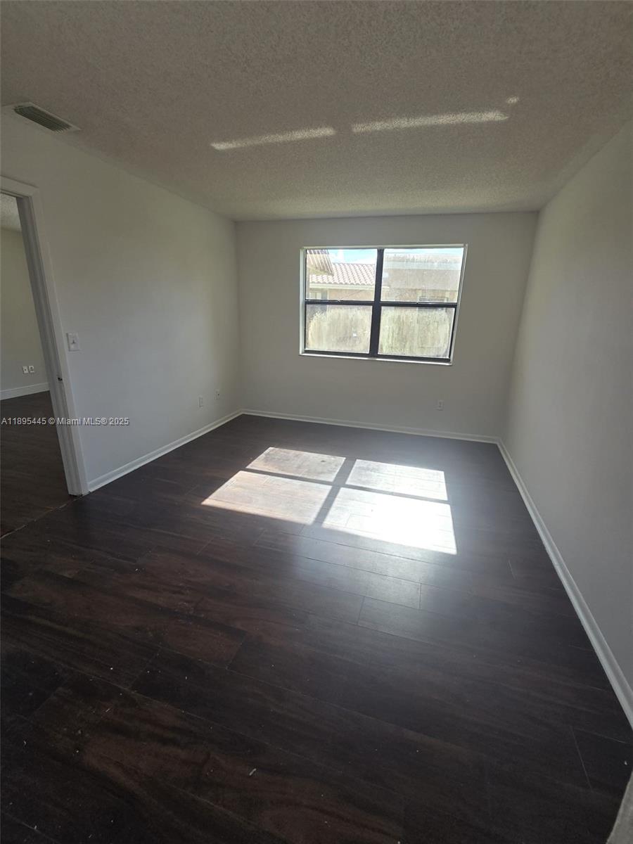 BANYAN TREE FIVE CONDO - Residential