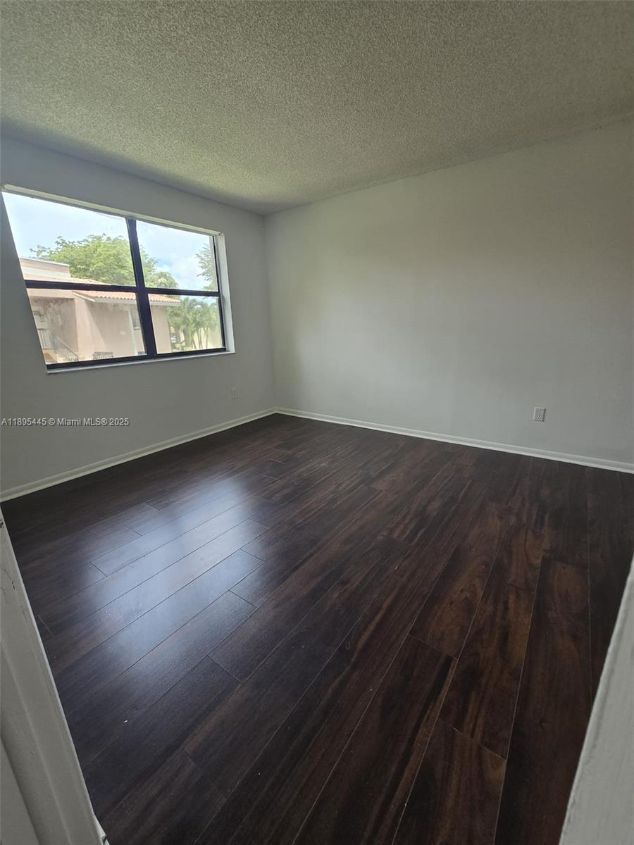 BANYAN TREE FIVE CONDO - Residential