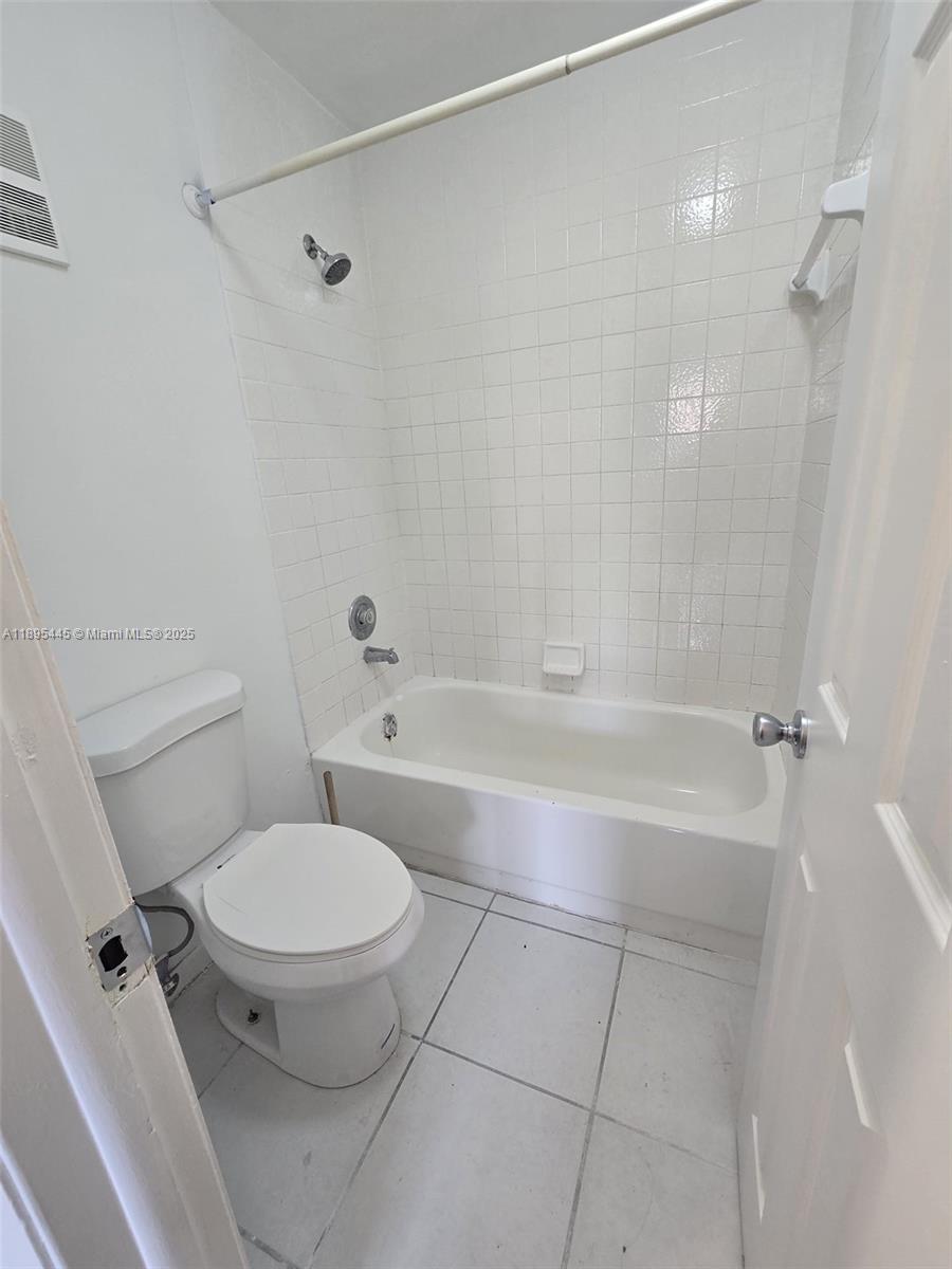BANYAN TREE FIVE CONDO - Residential
