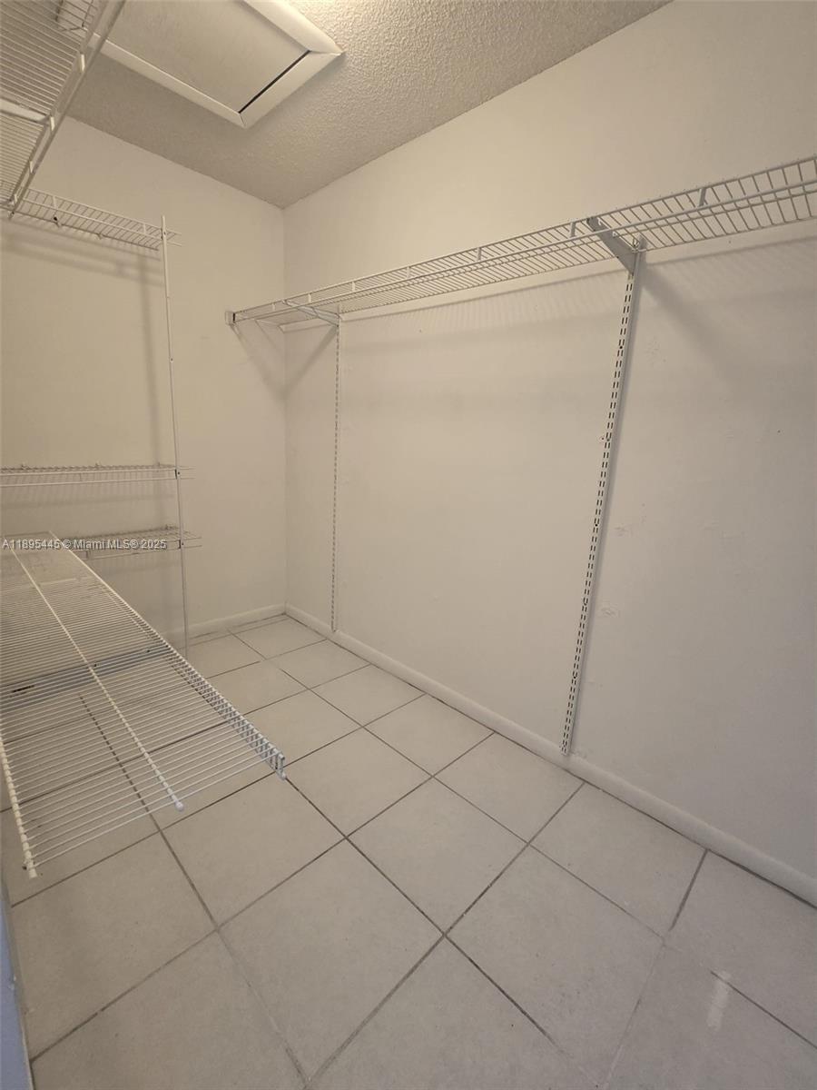 BANYAN TREE FIVE CONDO - Residential