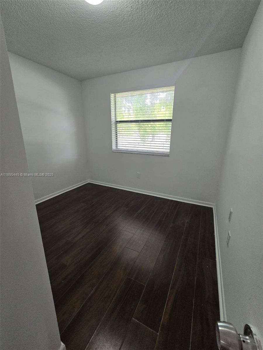 BANYAN TREE FIVE CONDO - Residential