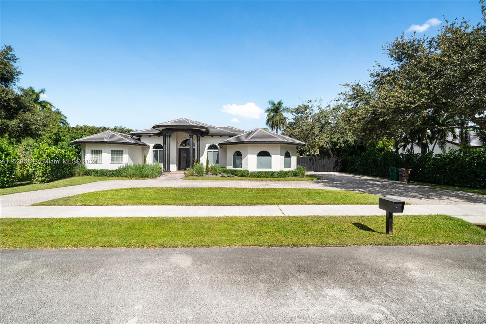 Property for Sale at 6121 Sw 57th Place Pl, Davie, Broward County, Florida - Bedrooms: 6 
Bathrooms: 4  - $1,335,000