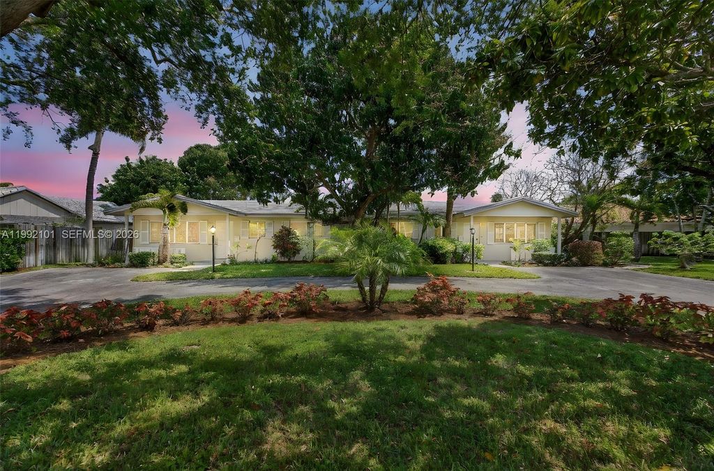 Photo of 3900 NE 22nd Ave, Lighthouse Point, FL 33064 (MLS # A11992101)