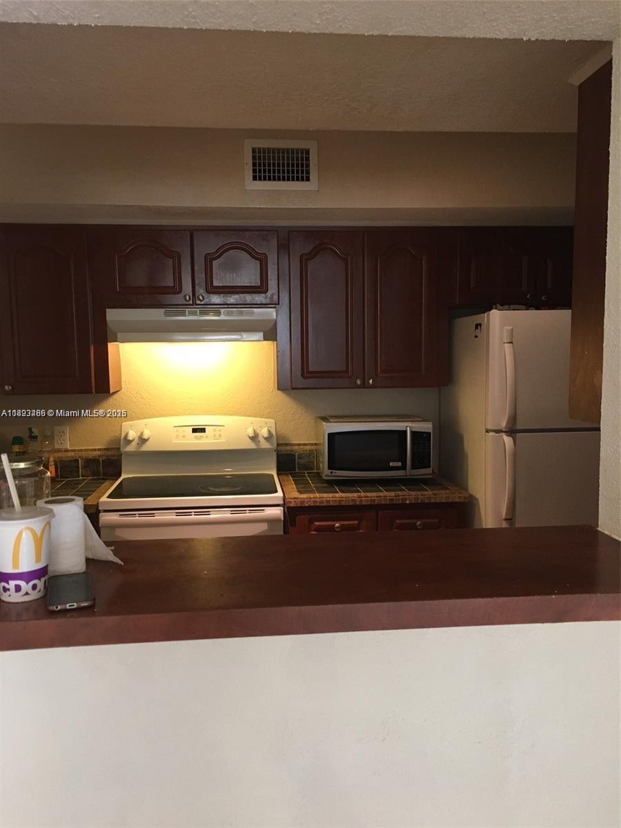BISCAYNE BEACH CLUB CONDO - Residential Lease