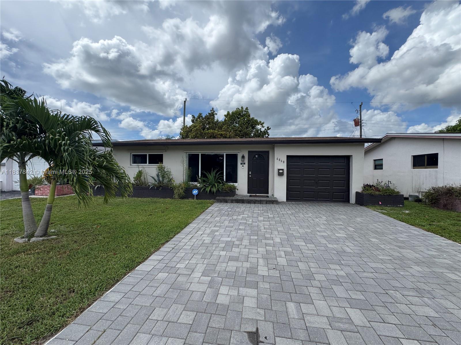 VERY NICE 2 BED, 1 BATH HOUSE WITH ONE CAR GARAGE. COVERED BACKYARD, NICE KITCHEN, FAMILY ROOMM CENTRAL AIR AND WASHER/DRYER IN UNIT. NO ASSOCIATION APPROVAL. MOVE IN WITH FIRST MONTH RENT AND TWO MONTHS SECURITY DEPOSITS W/CREDIT OVER 630.