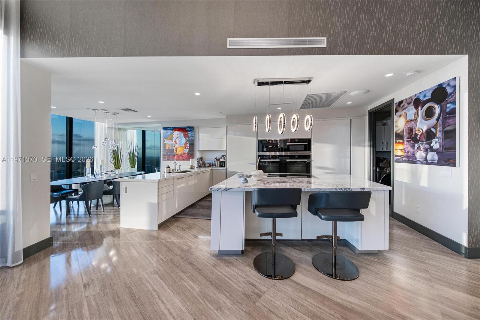 18555 COLLINS AVENUE COND - Residential