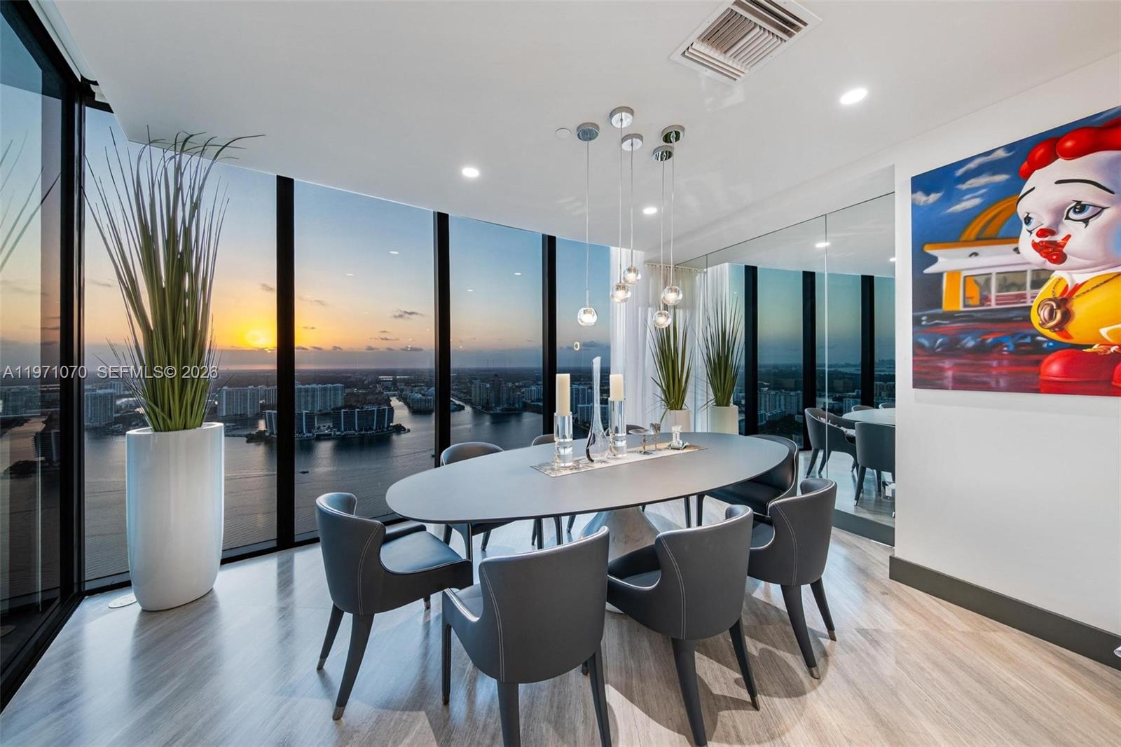 18555 Collins Ave 5003