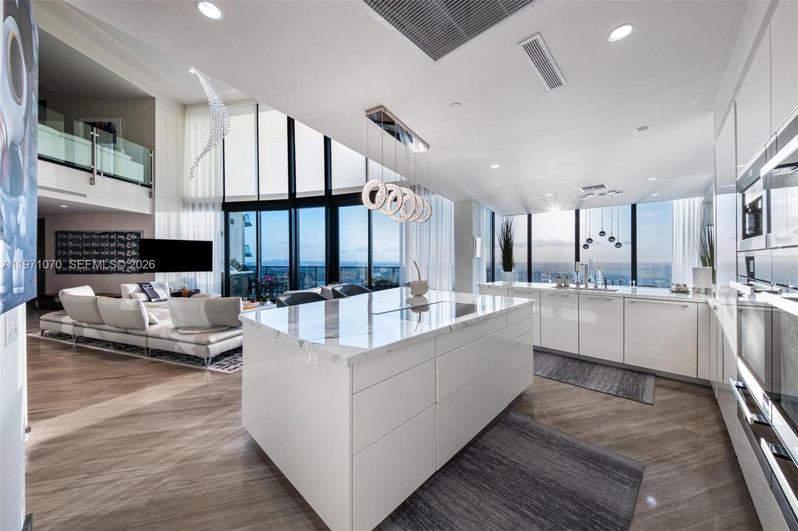 18555 Collins Ave 5003