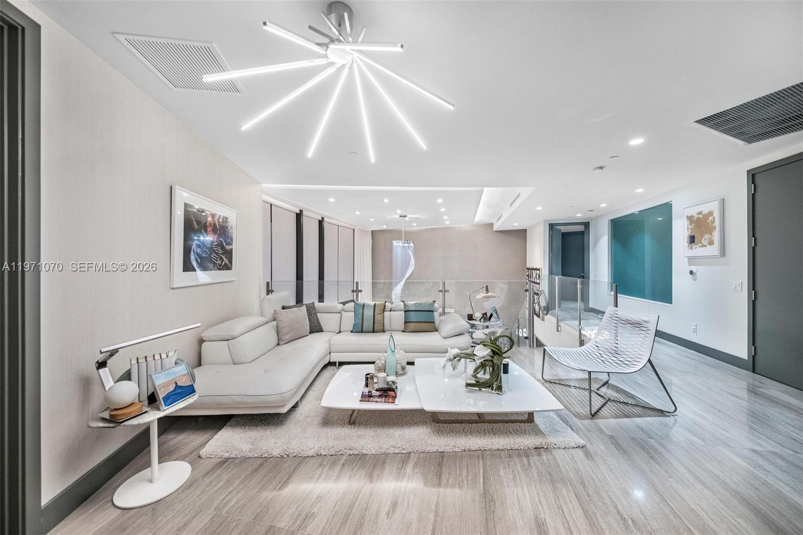 18555 COLLINS AVENUE COND - Residential