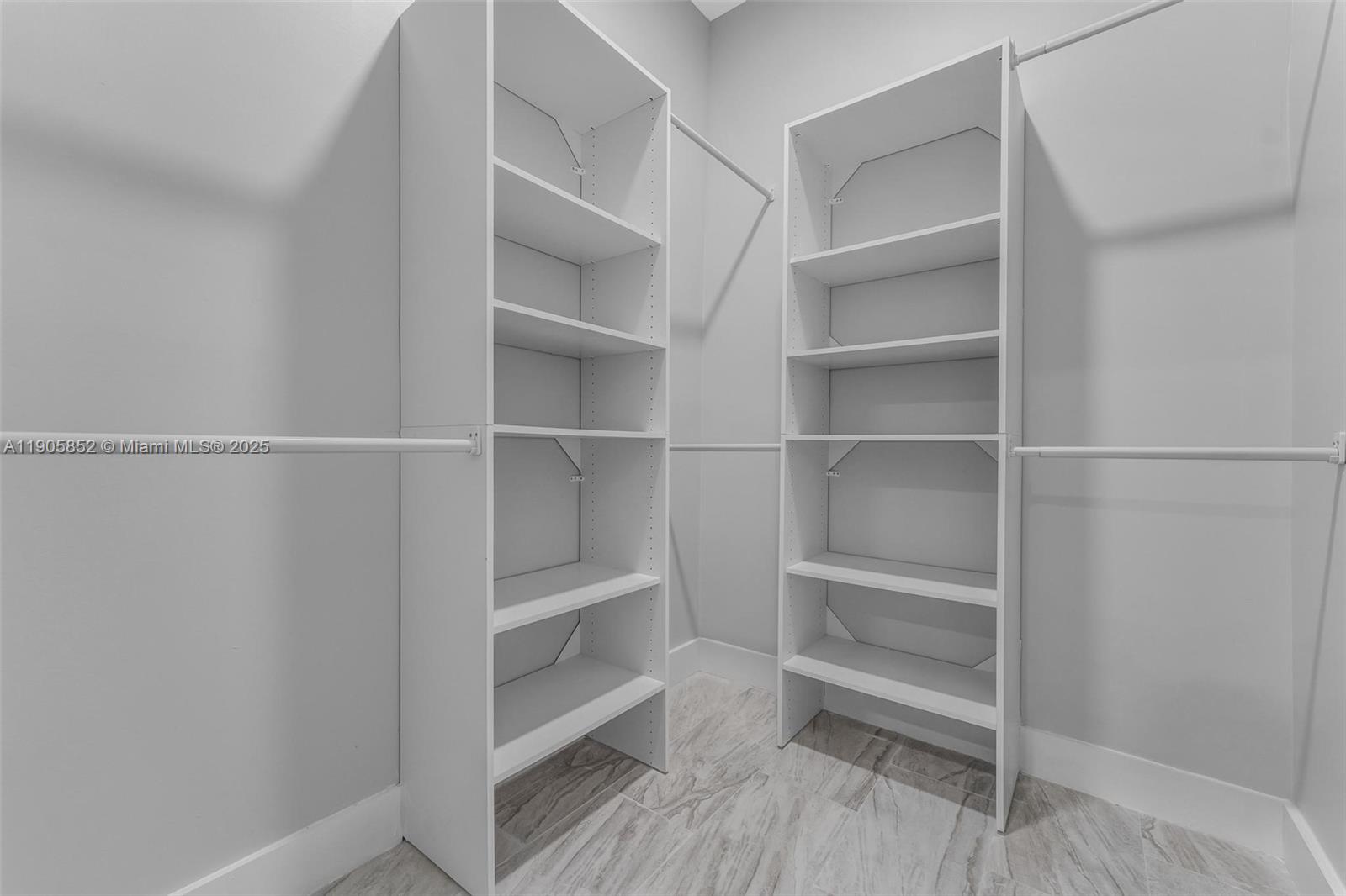 LITTLE RIVER FARMS - Residential Income