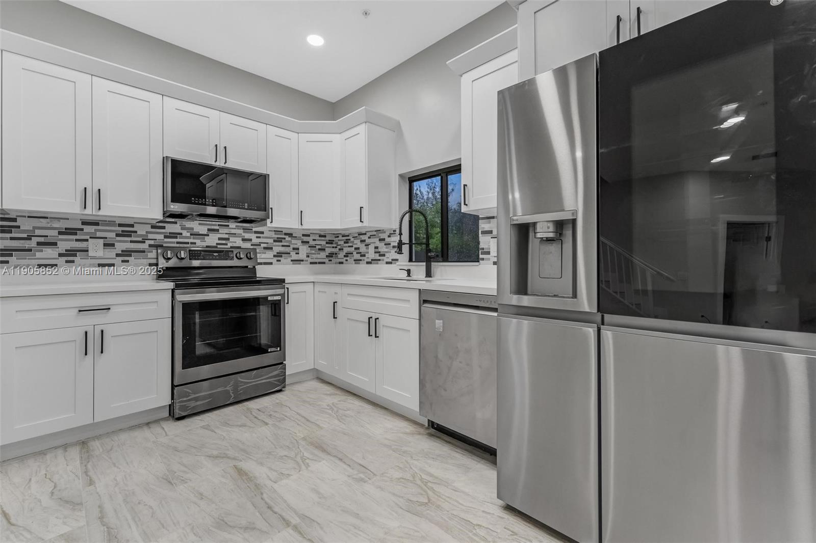 LITTLE RIVER FARMS - Residential Income