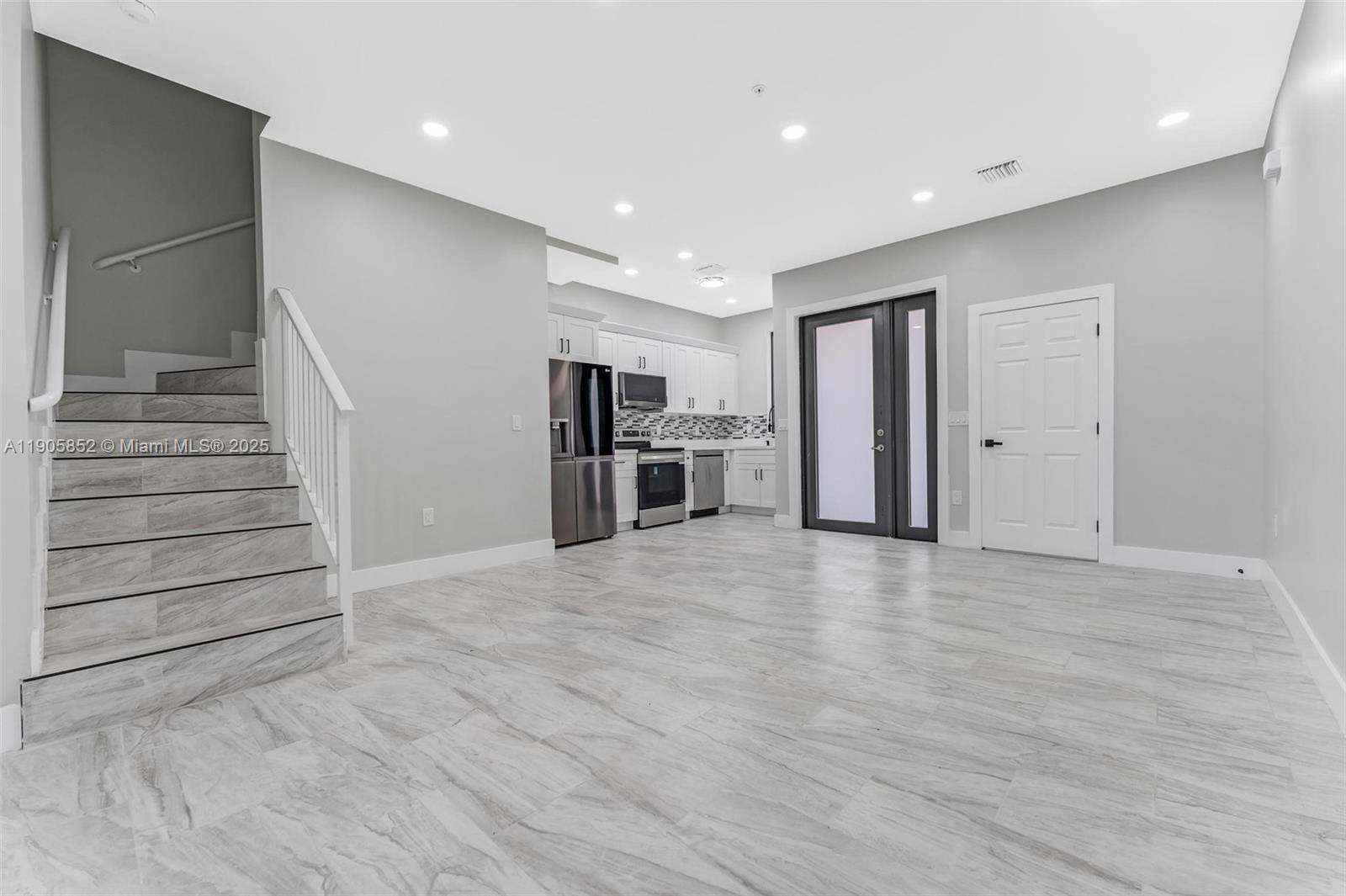 LITTLE RIVER FARMS - Residential Income