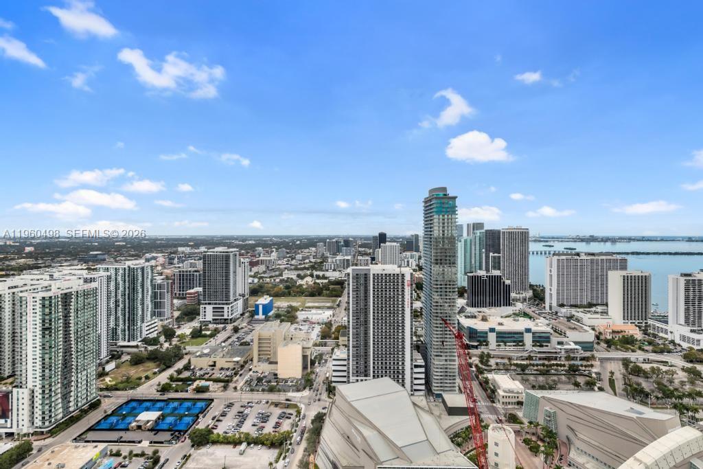 MARQUIS CONDO - Residential