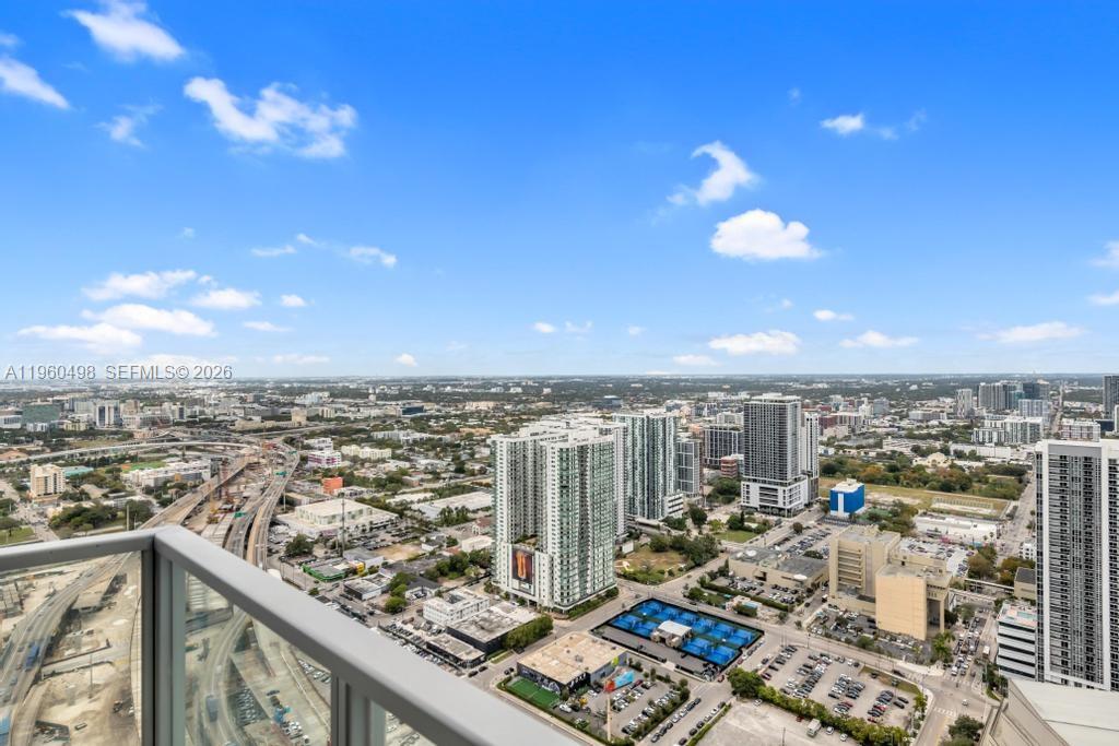 MARQUIS CONDO - Residential