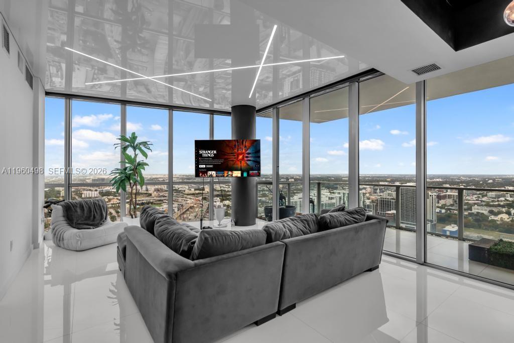 MARQUIS CONDO - Residential