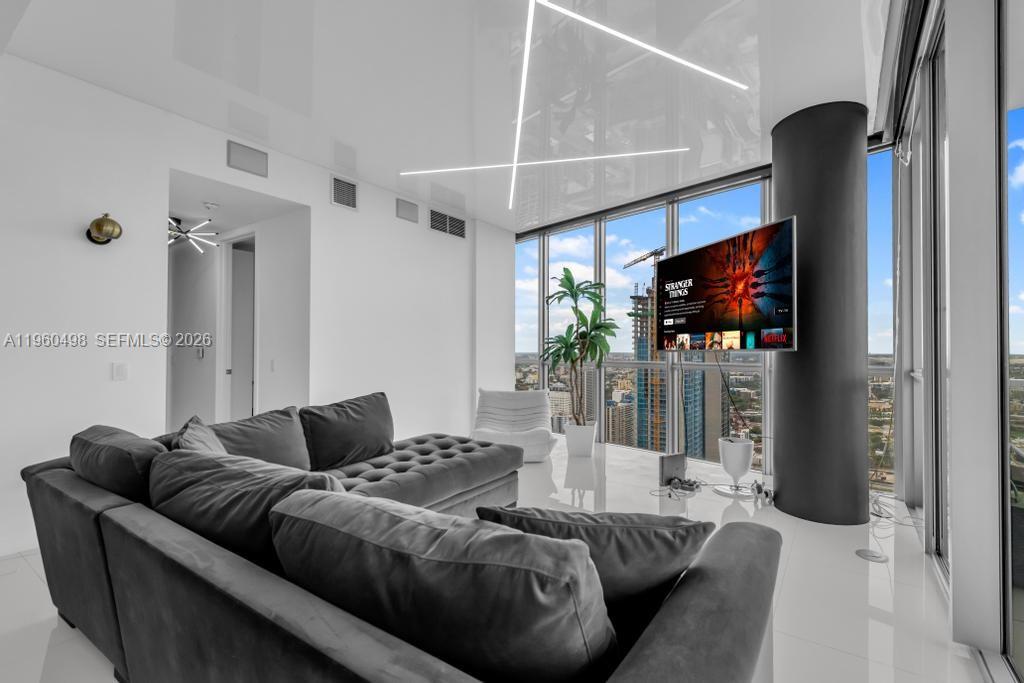 MARQUIS CONDO - Residential