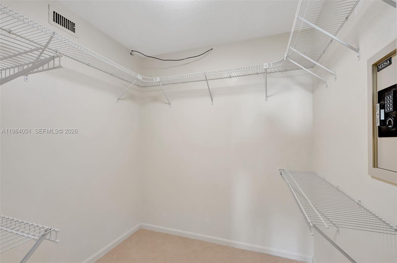 LAKE HARBOUR TOWERS CONDO - Residential