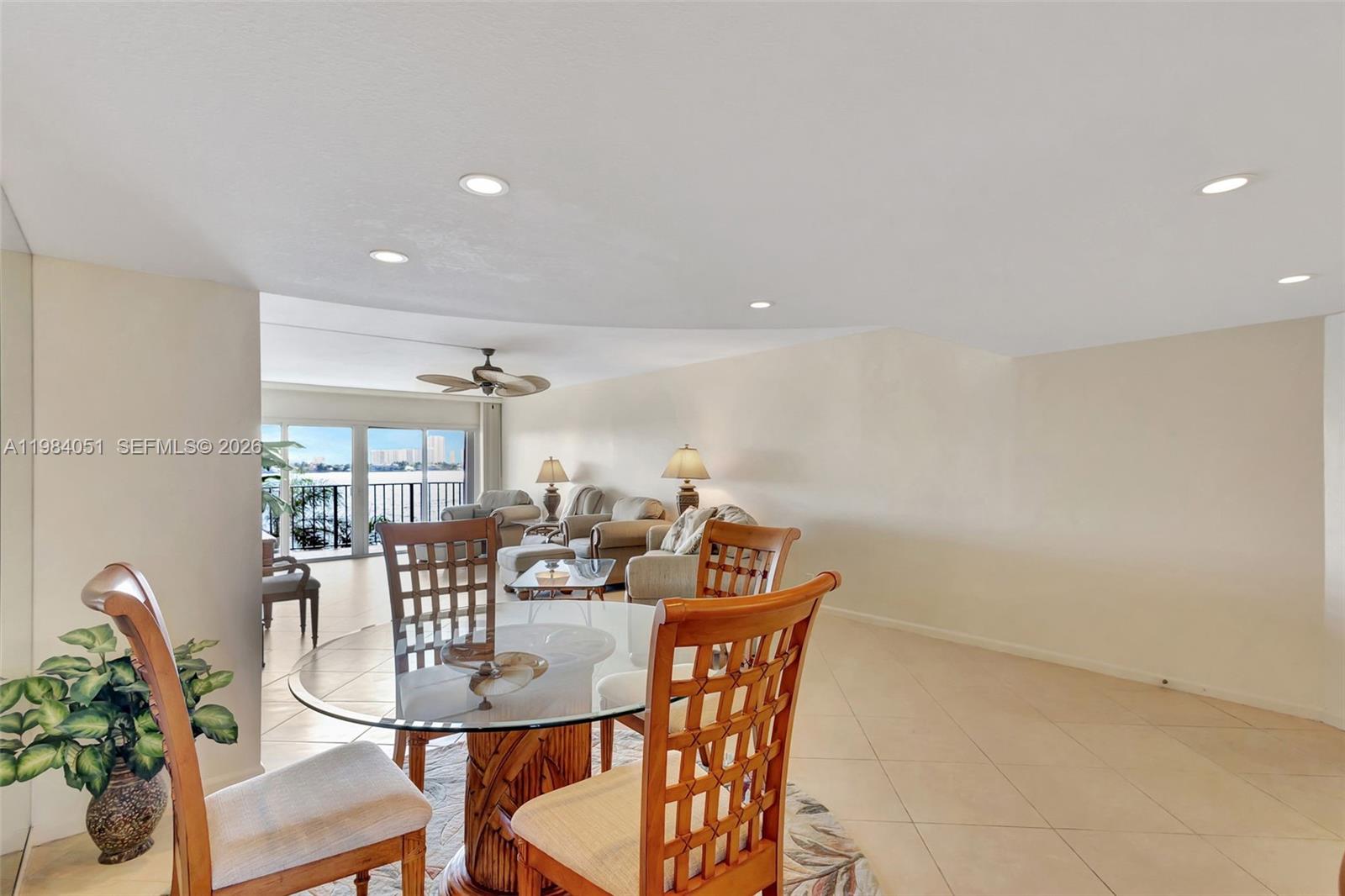 LAKE HARBOUR TOWERS CONDO - Residential