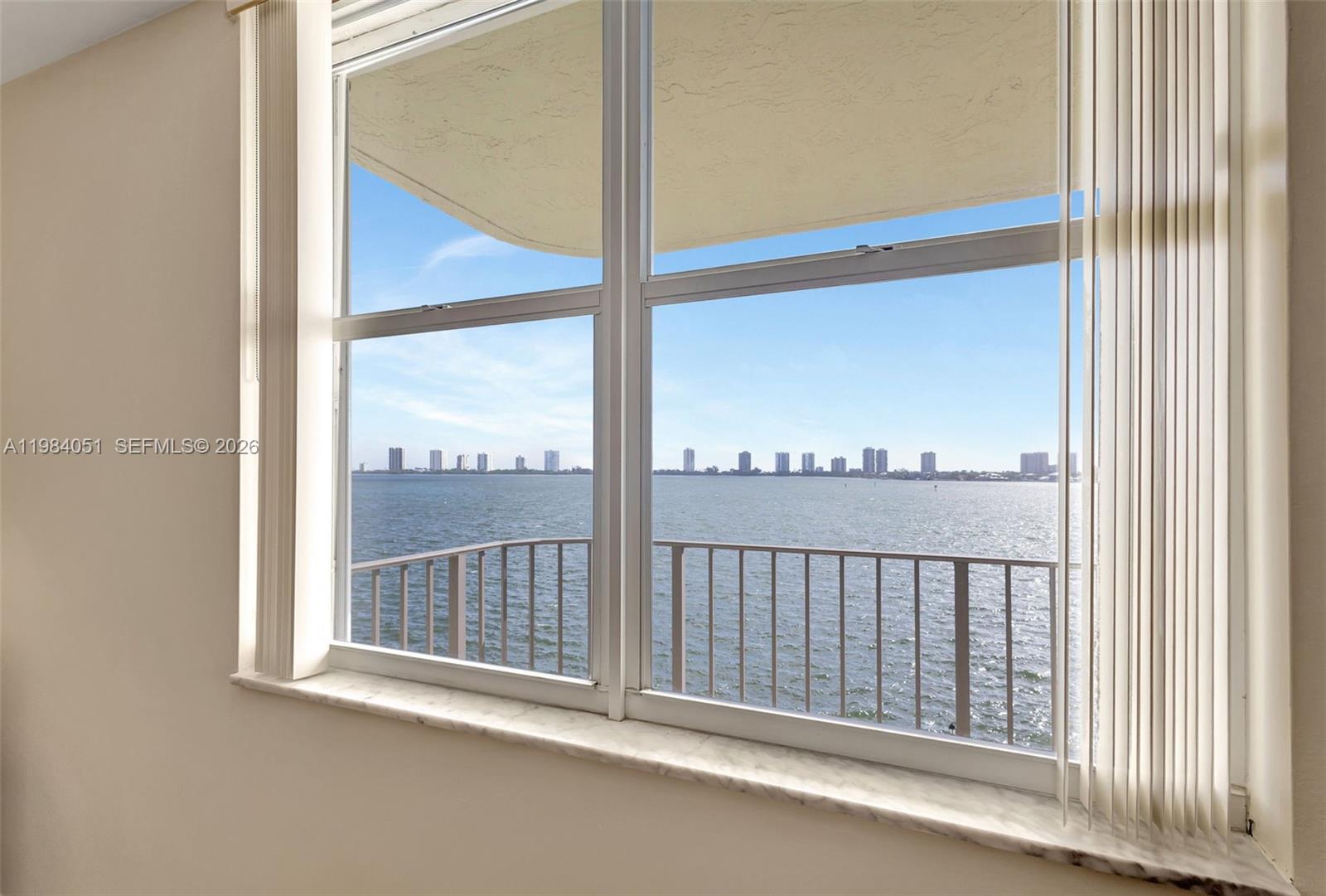 LAKE HARBOUR TOWERS CONDO - Residential