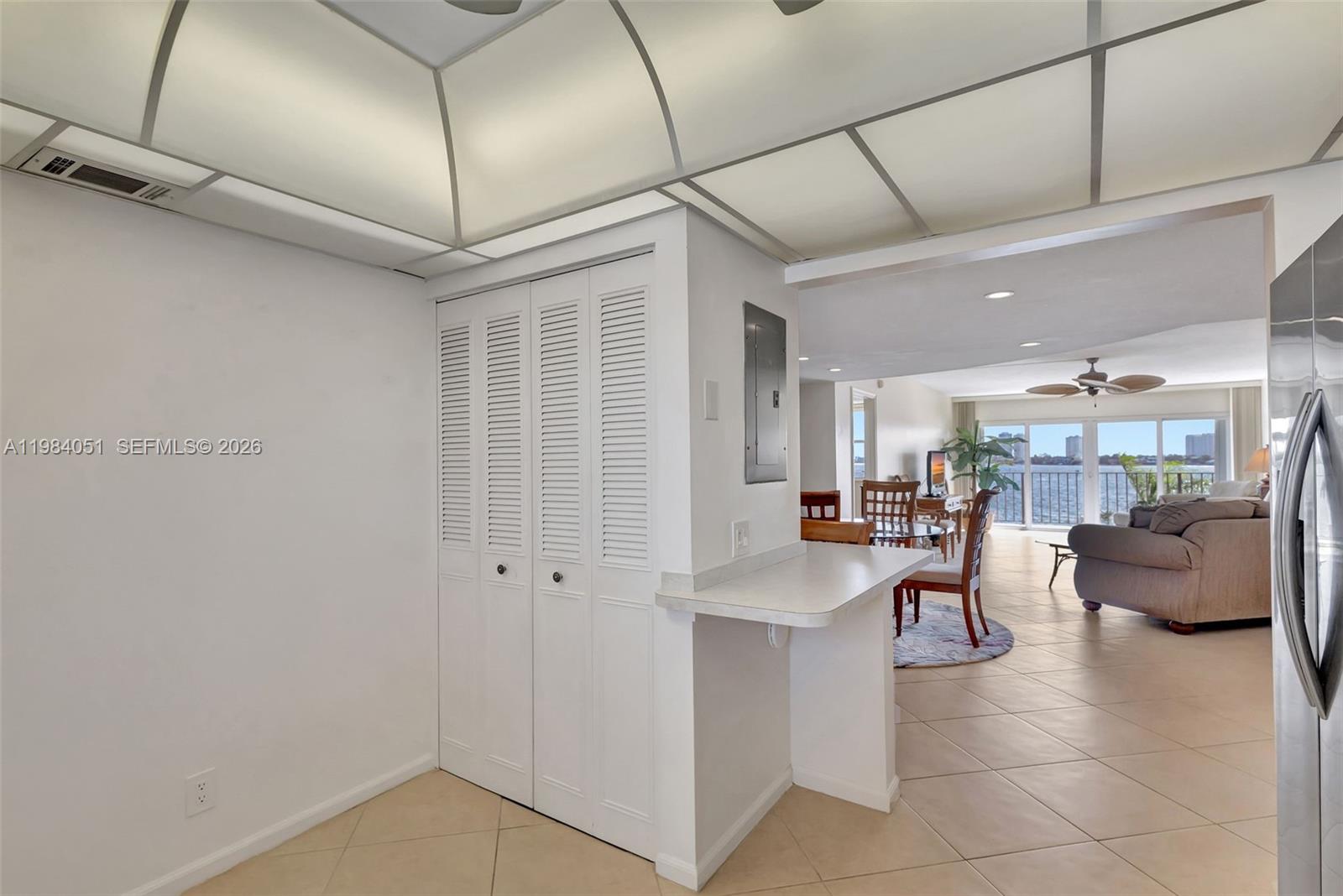 LAKE HARBOUR TOWERS CONDO - Residential