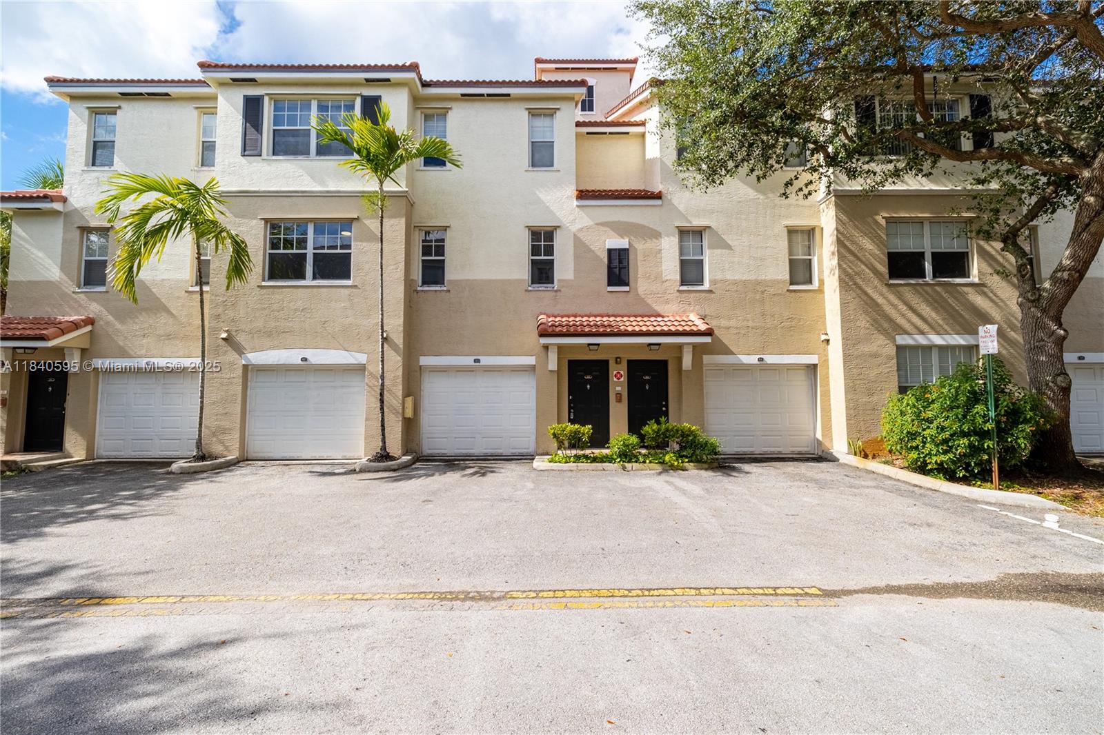Spacious and beautifully maintained 3/2 Townhome with Garage located in the desirable El-Ad Poinciana Gated Resort Style Community. Enjoy generous-sized bedrooms with ample closet space, and an open-concept kitchen perfect for entertaining. Large laundry room with a full-size washer and dryer for your convenience.
Community offers the clubhouse, well-equipped gym, and pool. Basic cable is included in the rent.
Beyond the community, you're just a couple of blocks from major shopping destinations, restaurants & Major highways.