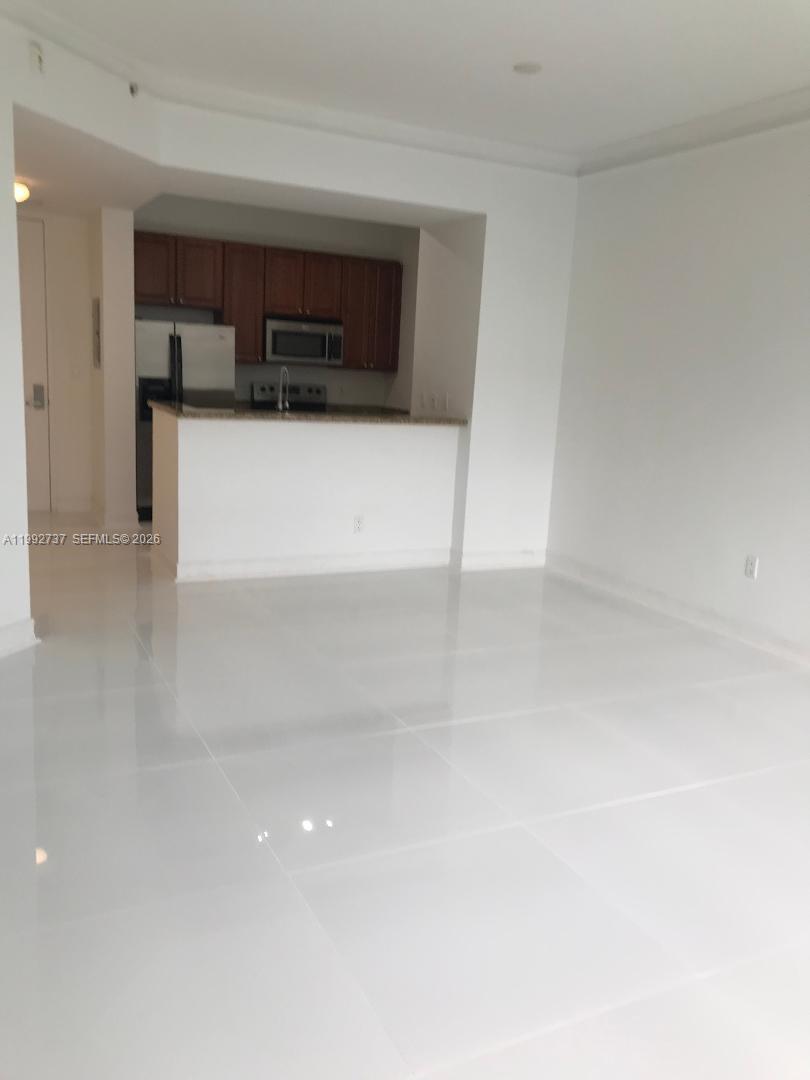 3001 NE 185th St 422