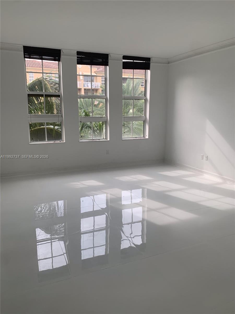 3001 NE 185th St 422