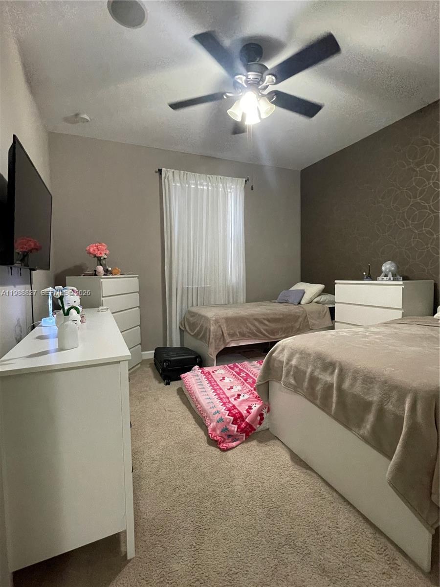 KENDALL COMMONS RESIDENTI - Residential Lease