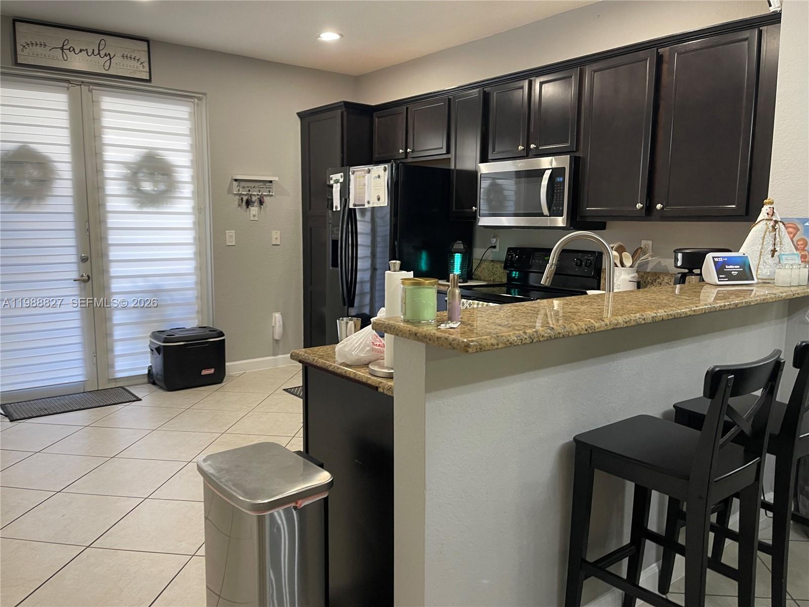 KENDALL COMMONS RESIDENTI - Residential Lease