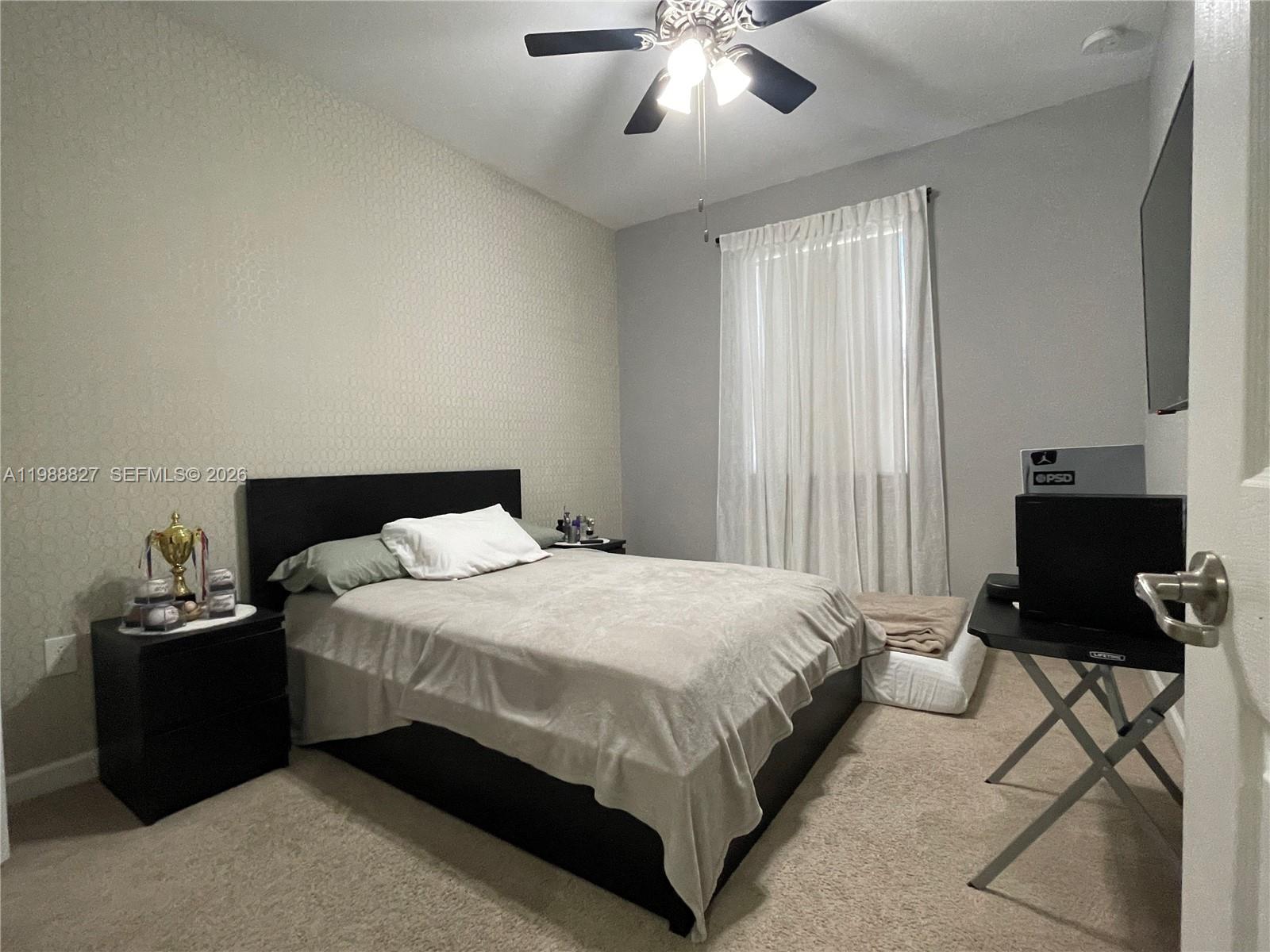 KENDALL COMMONS RESIDENTI - Residential Lease