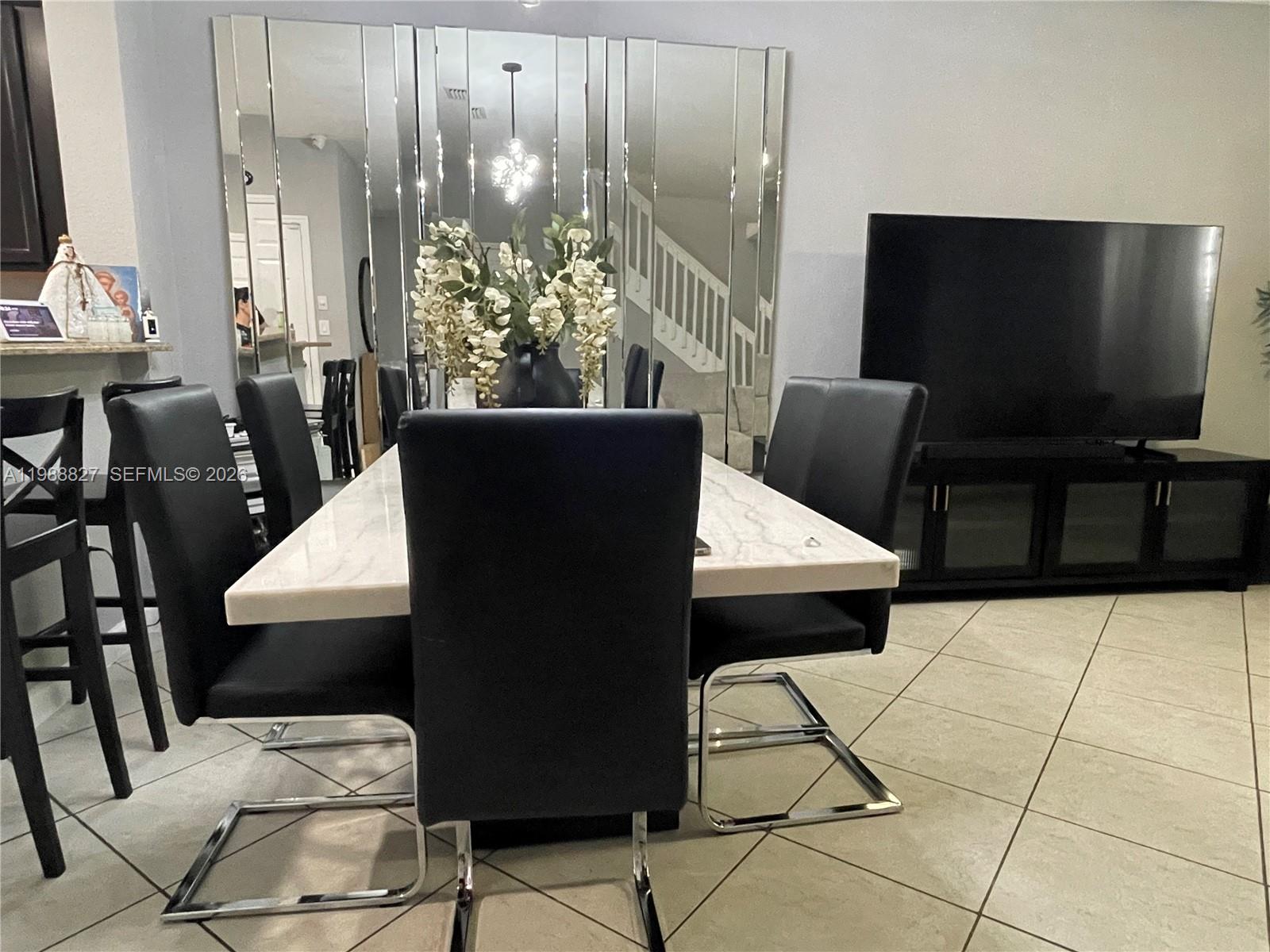 KENDALL COMMONS RESIDENTI - Residential Lease